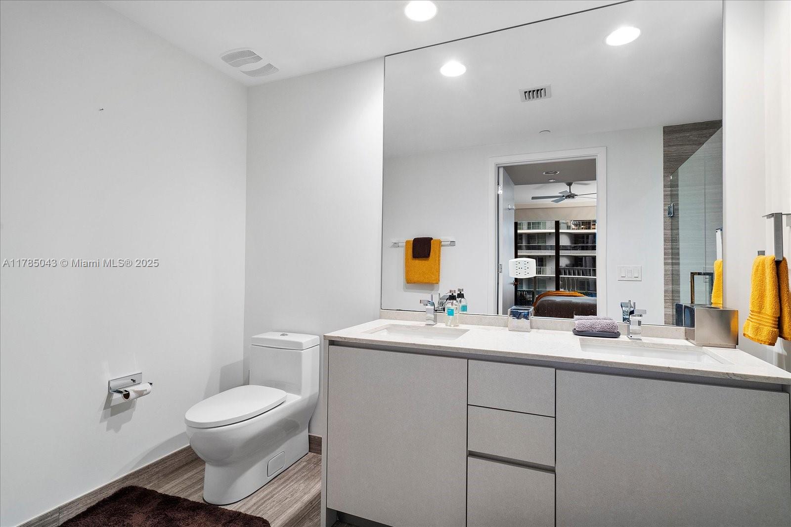 1010 Brickell Ave # 2307