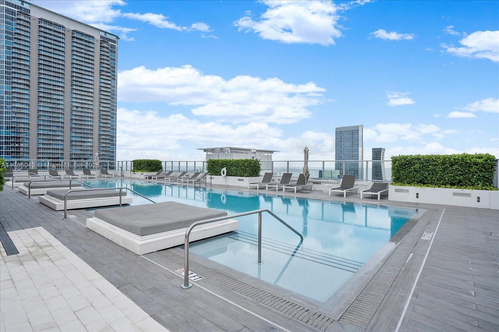 1010 Brickell Ave # 2307