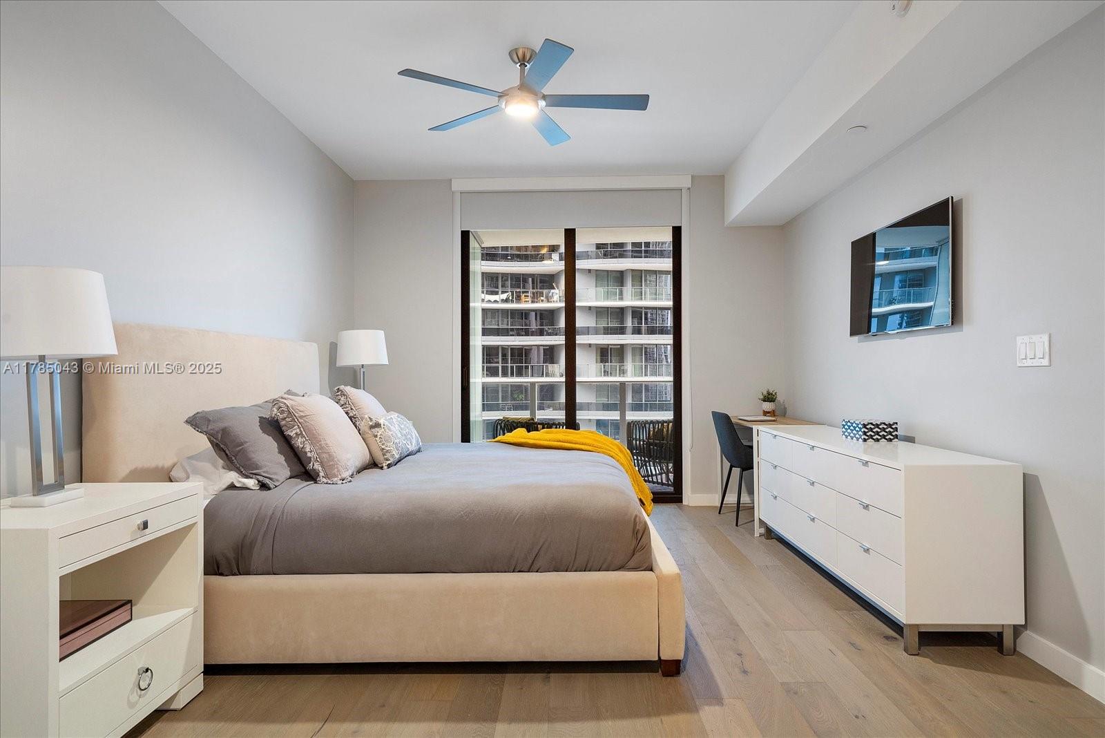 1010 Brickell Ave # 2307