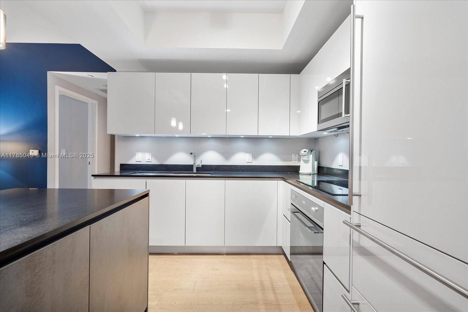 1010 Brickell Ave # 2307