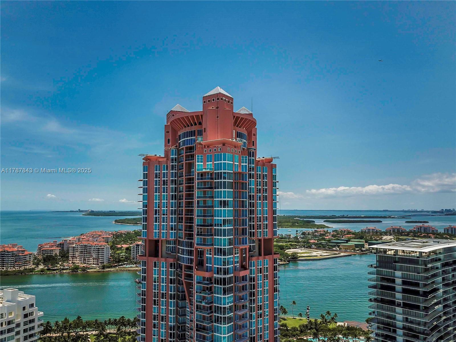 300 S Pointe Dr # 2104