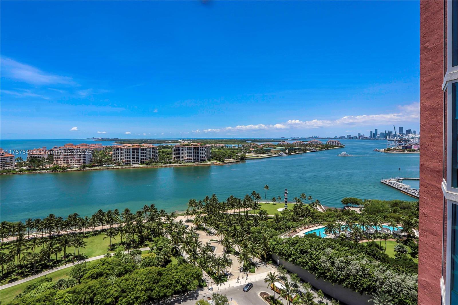 300 S Pointe Dr # 2104