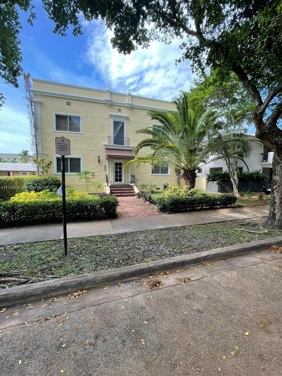 223 Calabria Ave # 8