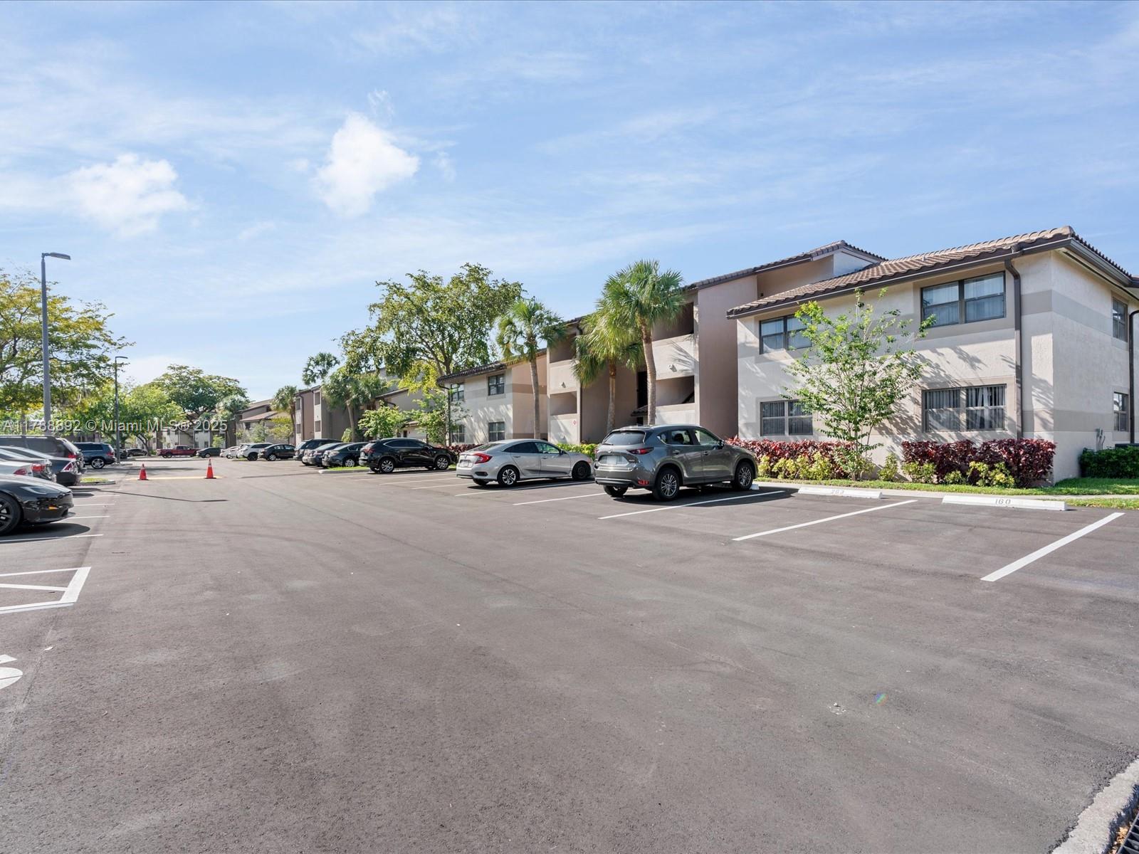 9853 Nob Hill Ln # 9853