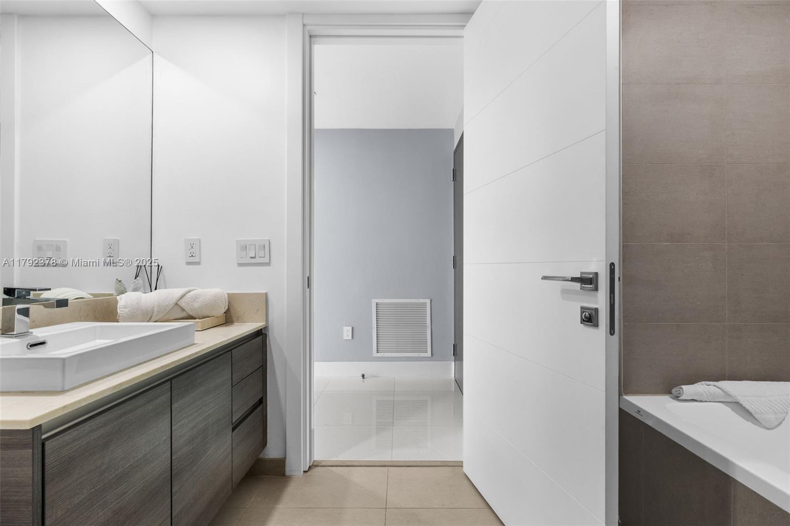 1080 Brickell Ave # 2301