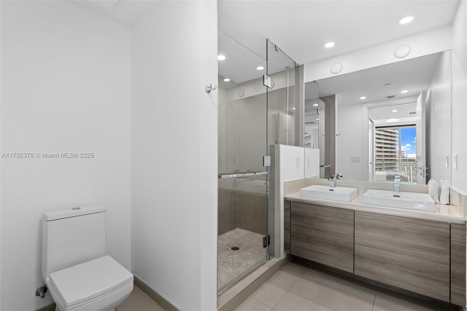 1080 Brickell Ave # 2301