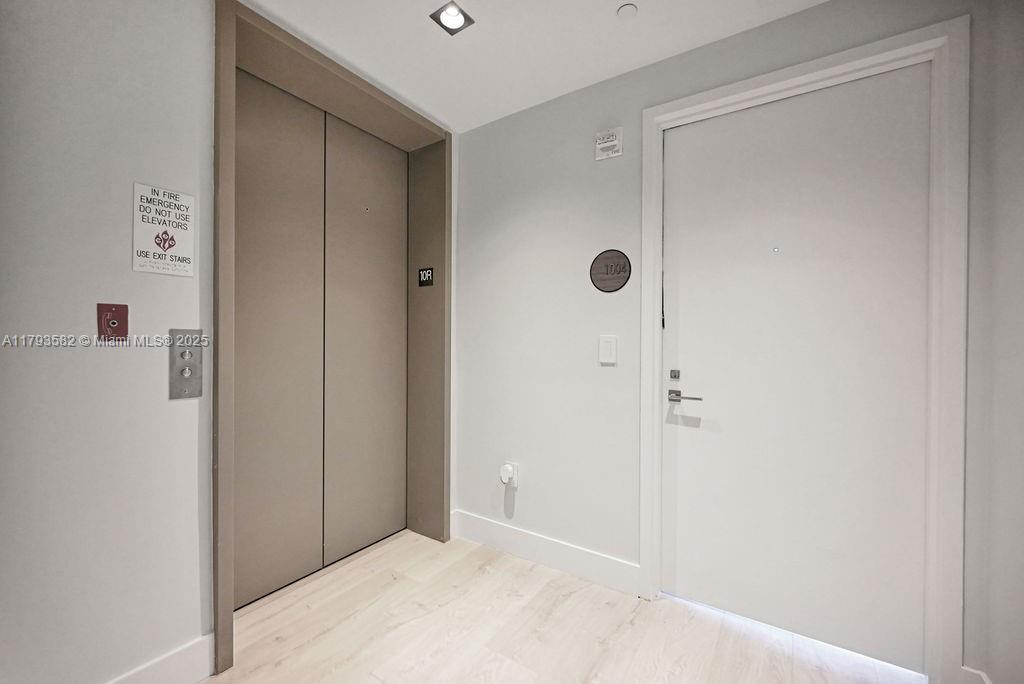 650 NE 32nd St # 1004