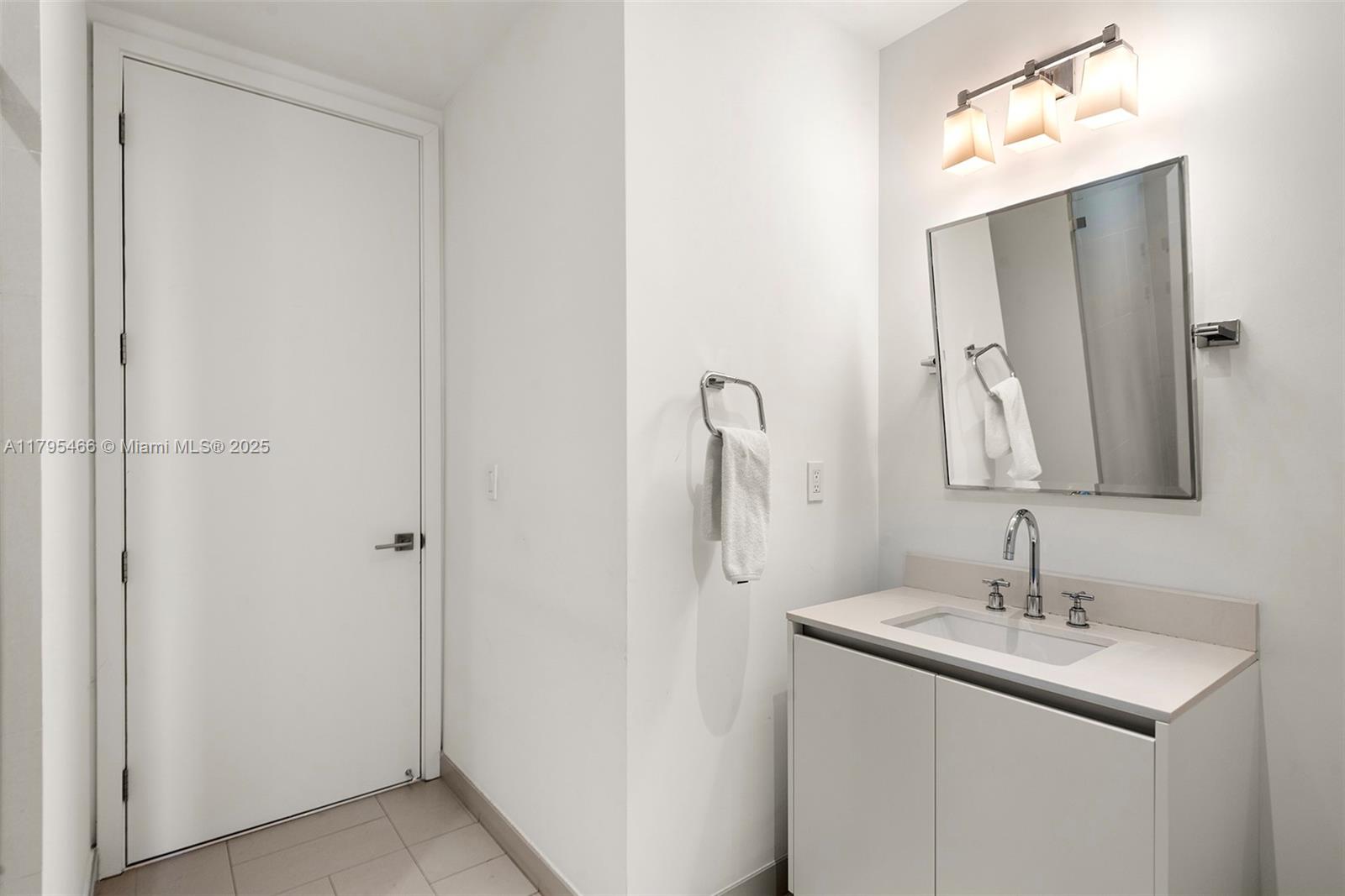 2831 S Bayshore Dr # 905