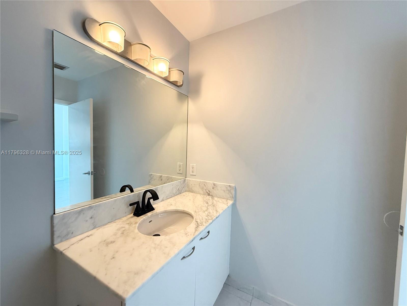 133 NE 2nd Ave # 1905