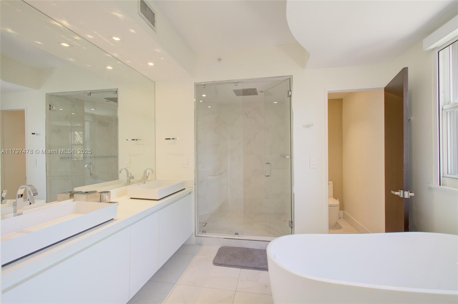 701 Crandon Blvd # 402
