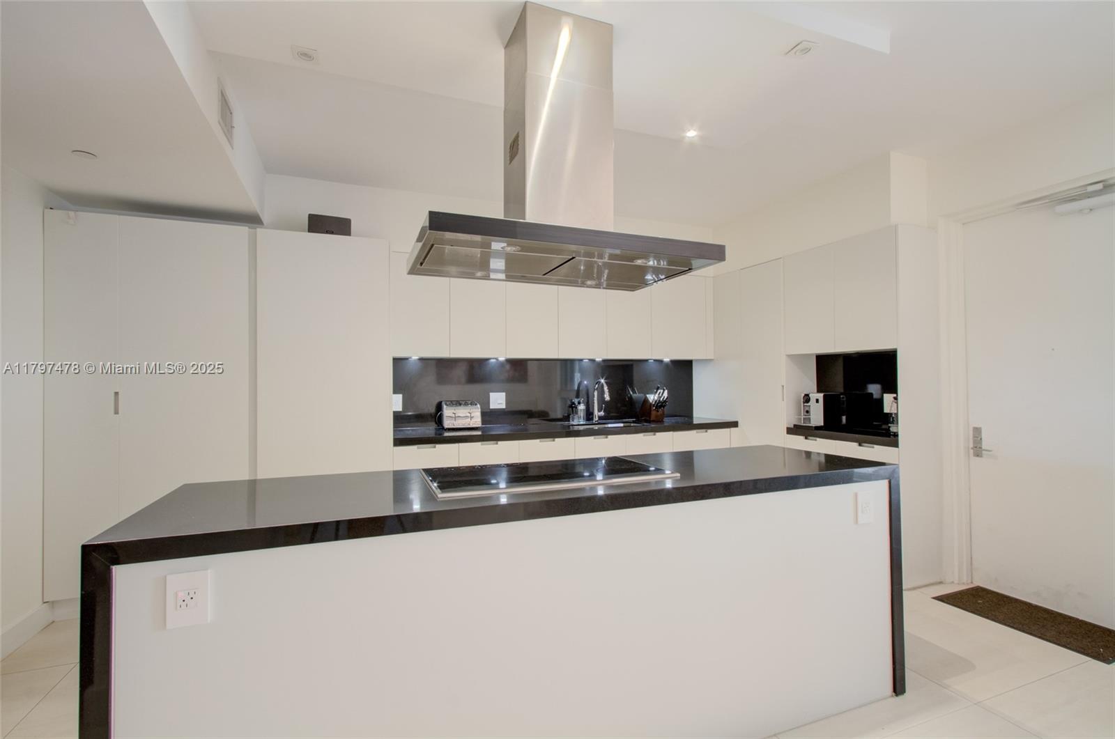 701 Crandon Blvd # 402
