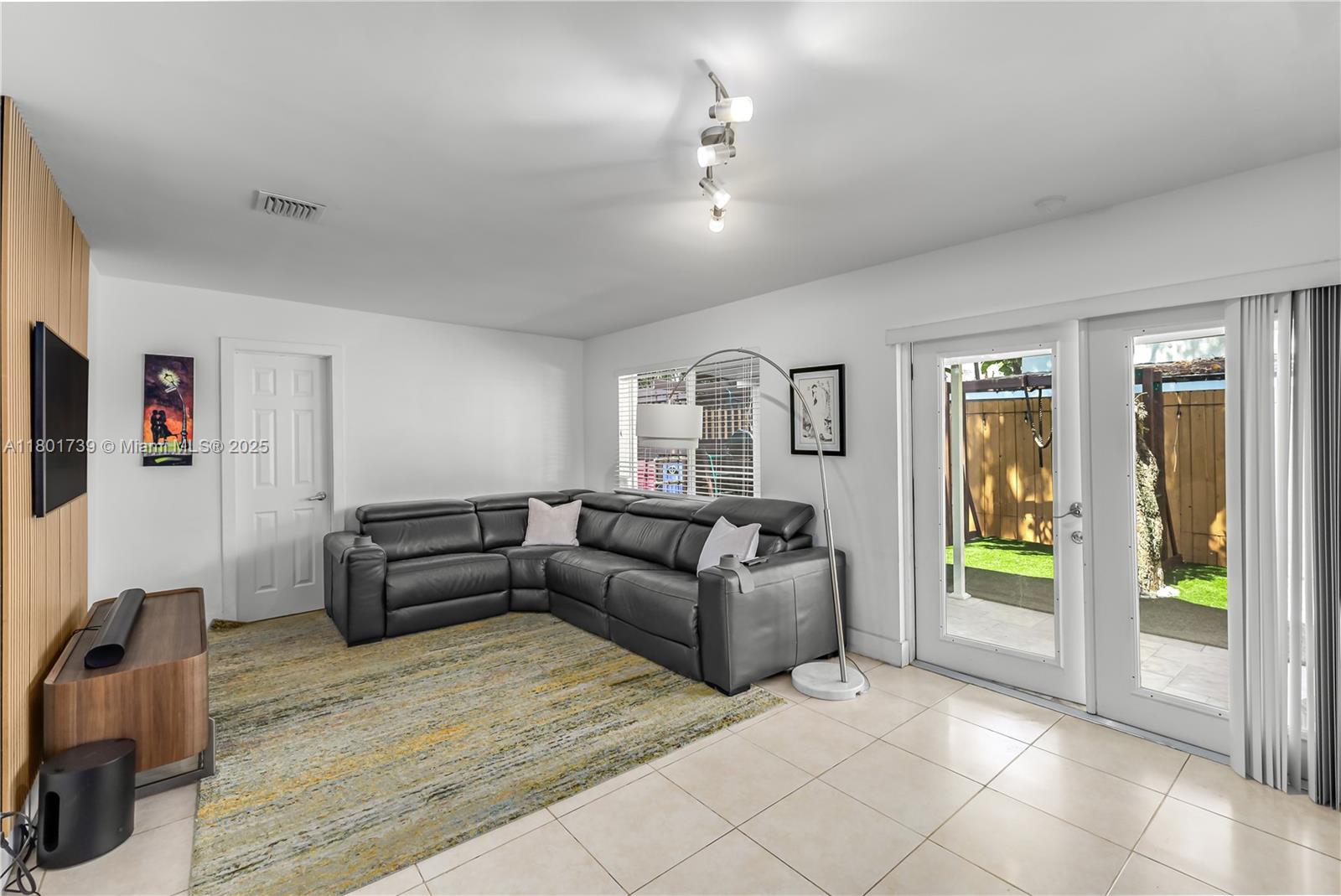 2340 SW 17th Ave