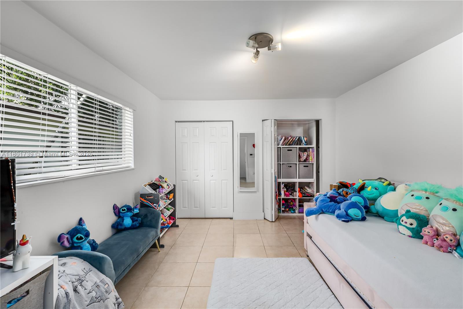2340 SW 17th Ave