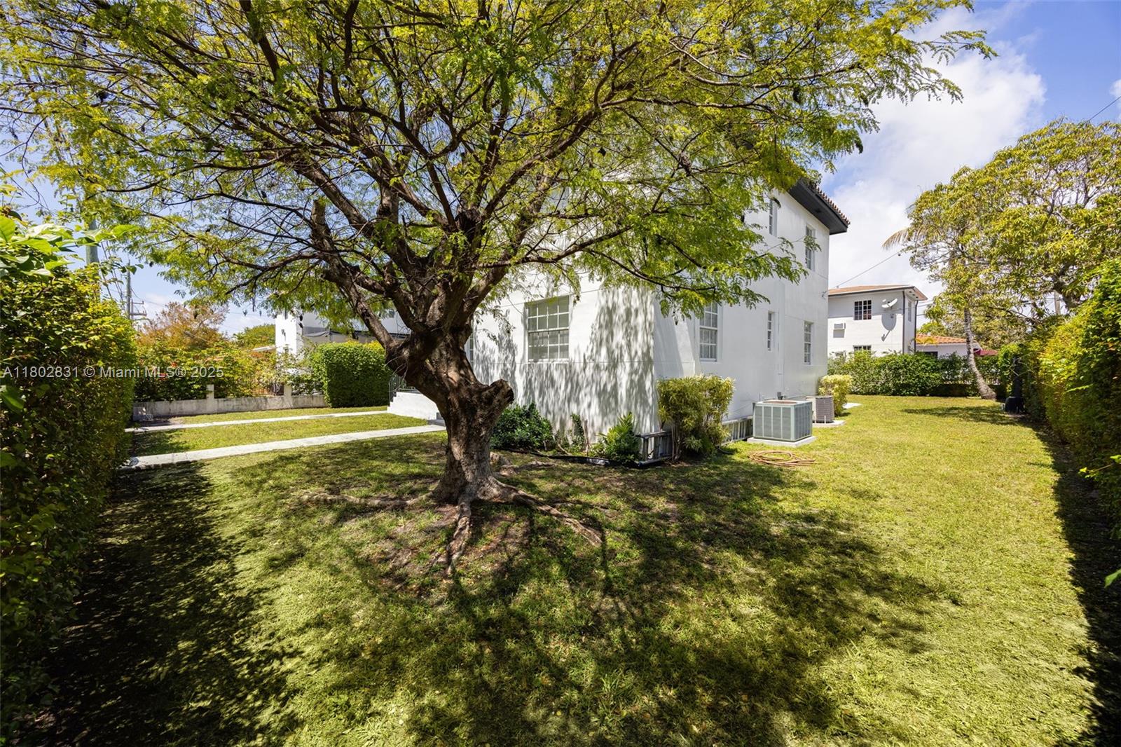 953 SW 11th St # 953