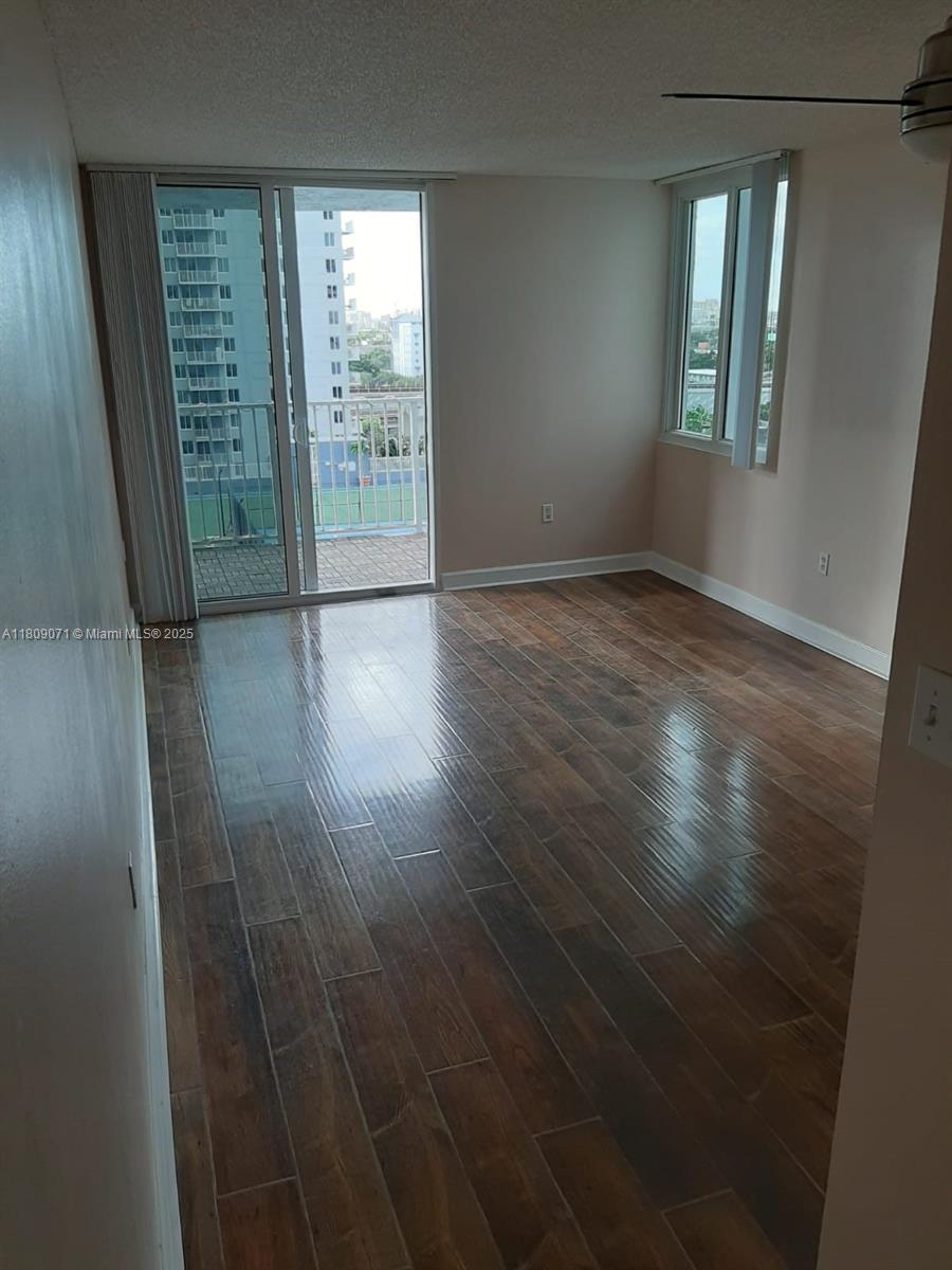 800 N Miami Ave Unit: E-1001