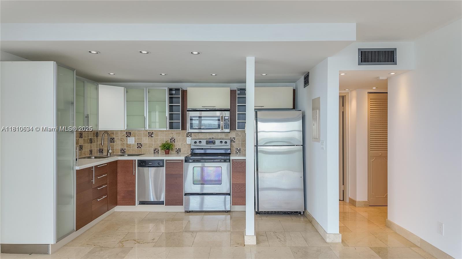 1440 Brickell Bay Dr # 702
