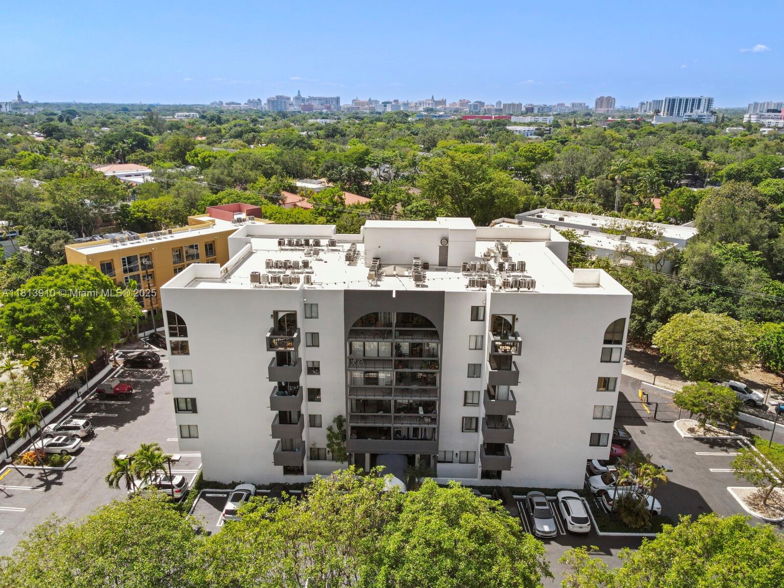 2715 Tigertail Ave # 102