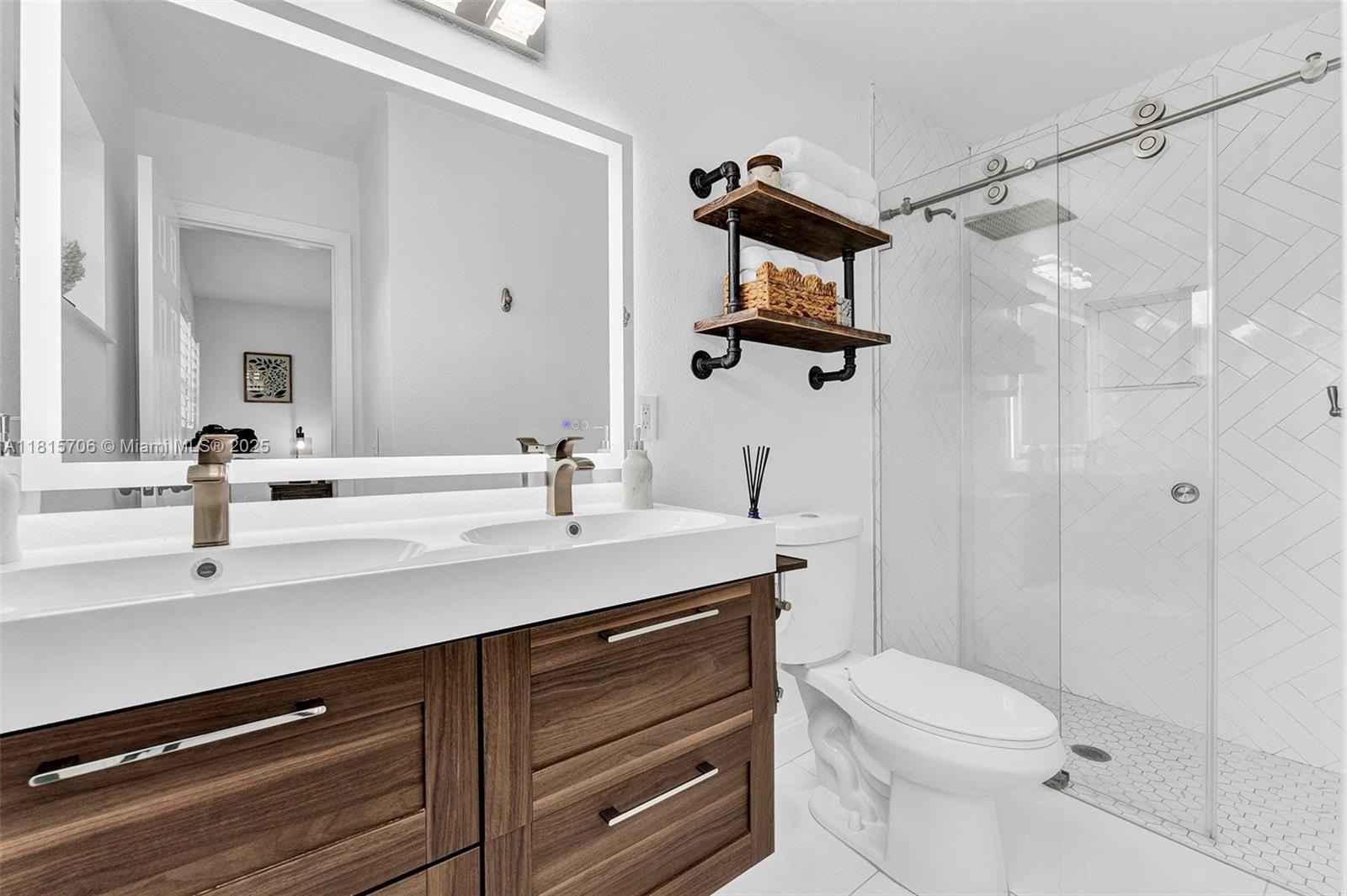 4421 NE 16th Ave # 0