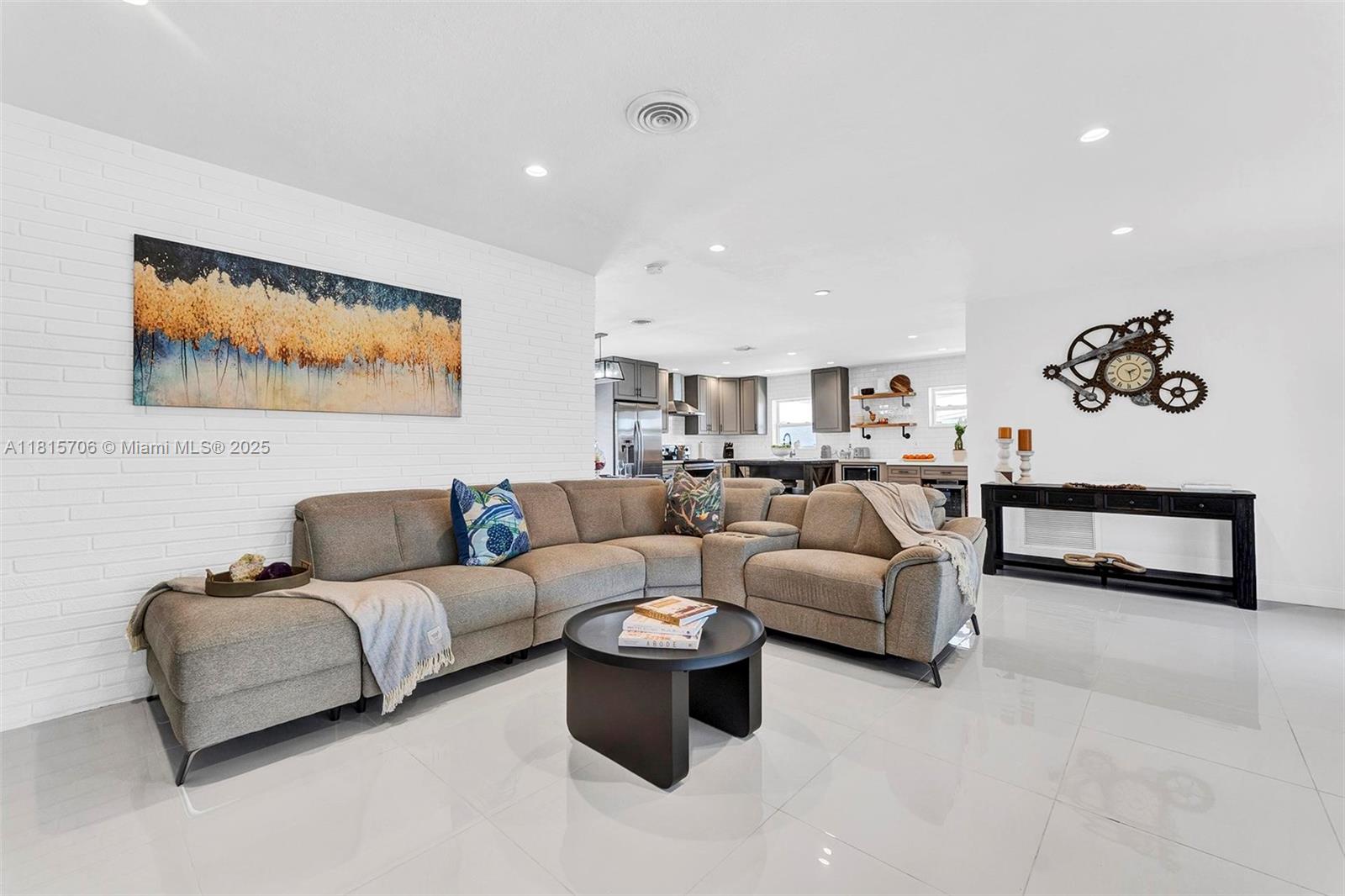 4421 NE 16th Ave # 0