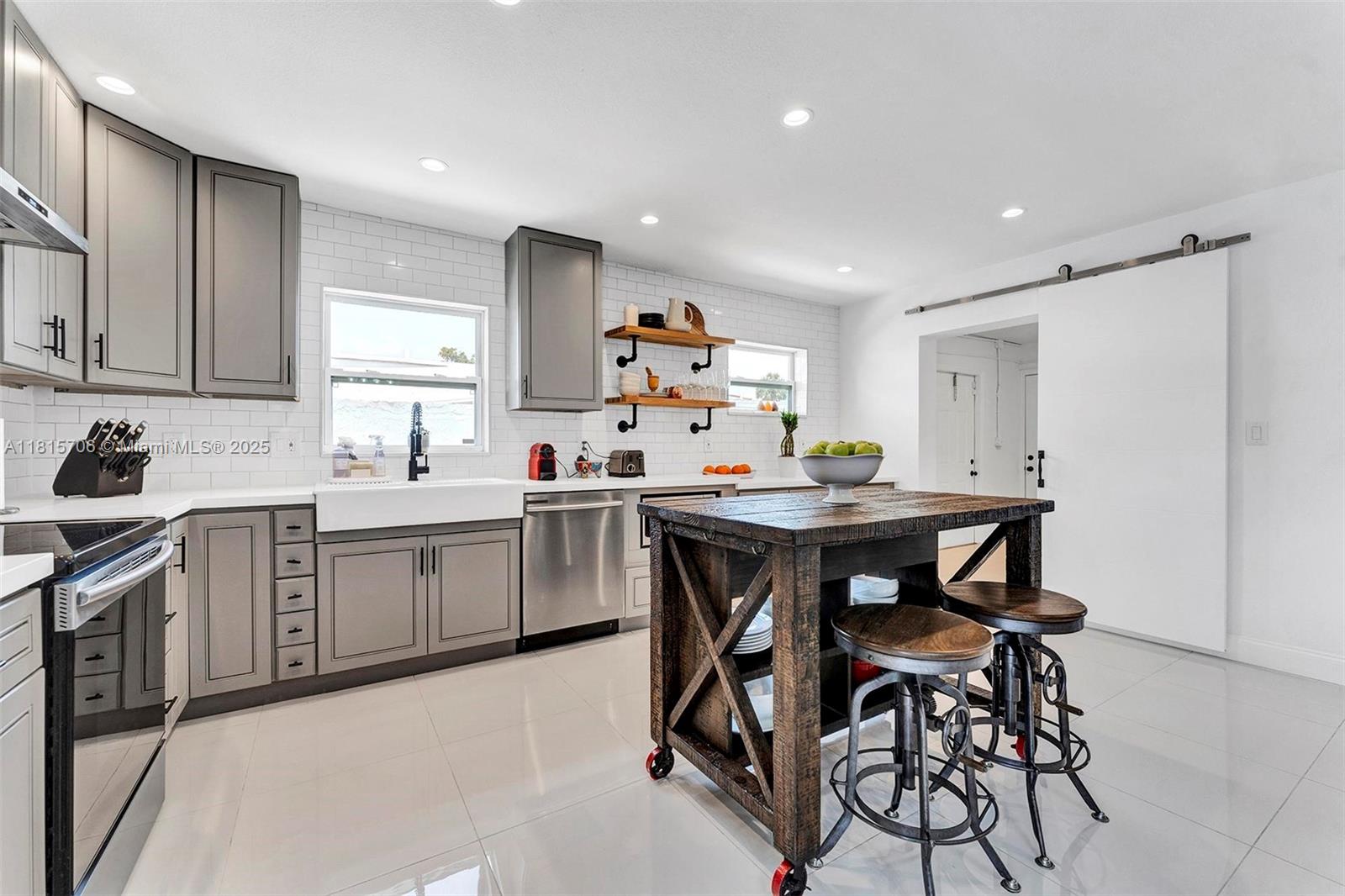 4421 NE 16th Ave # 0