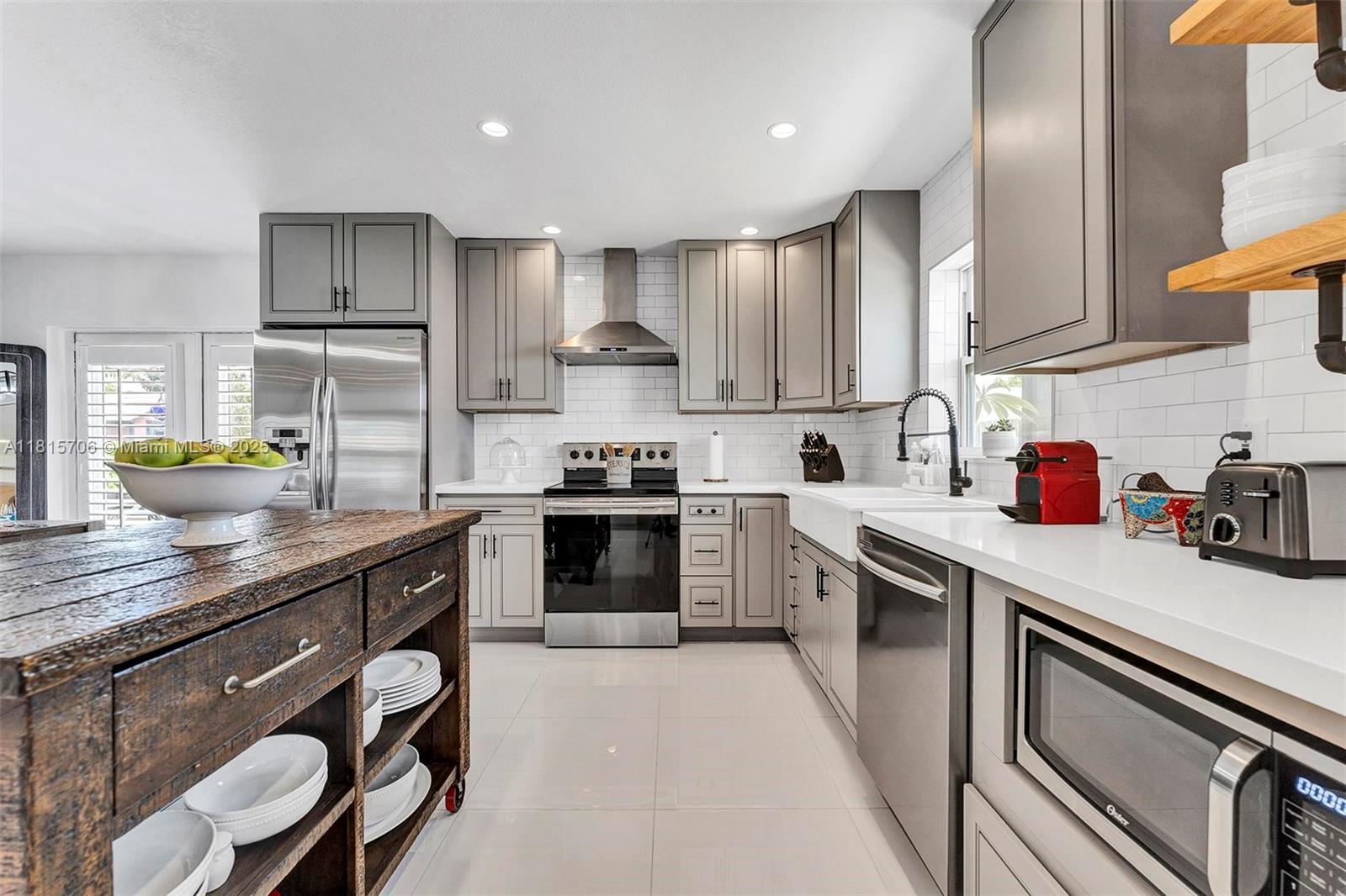 4421 NE 16th Ave # 0