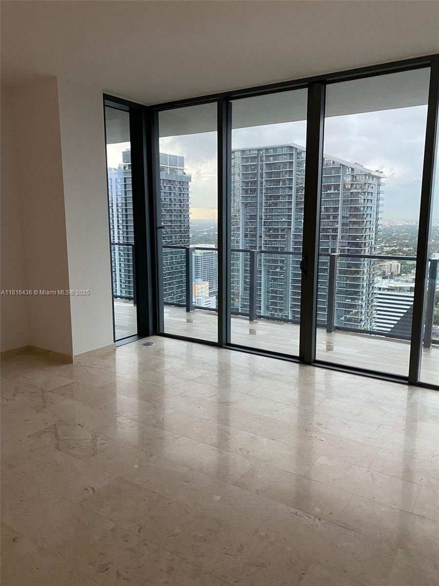 68 SE 6th St # 3404