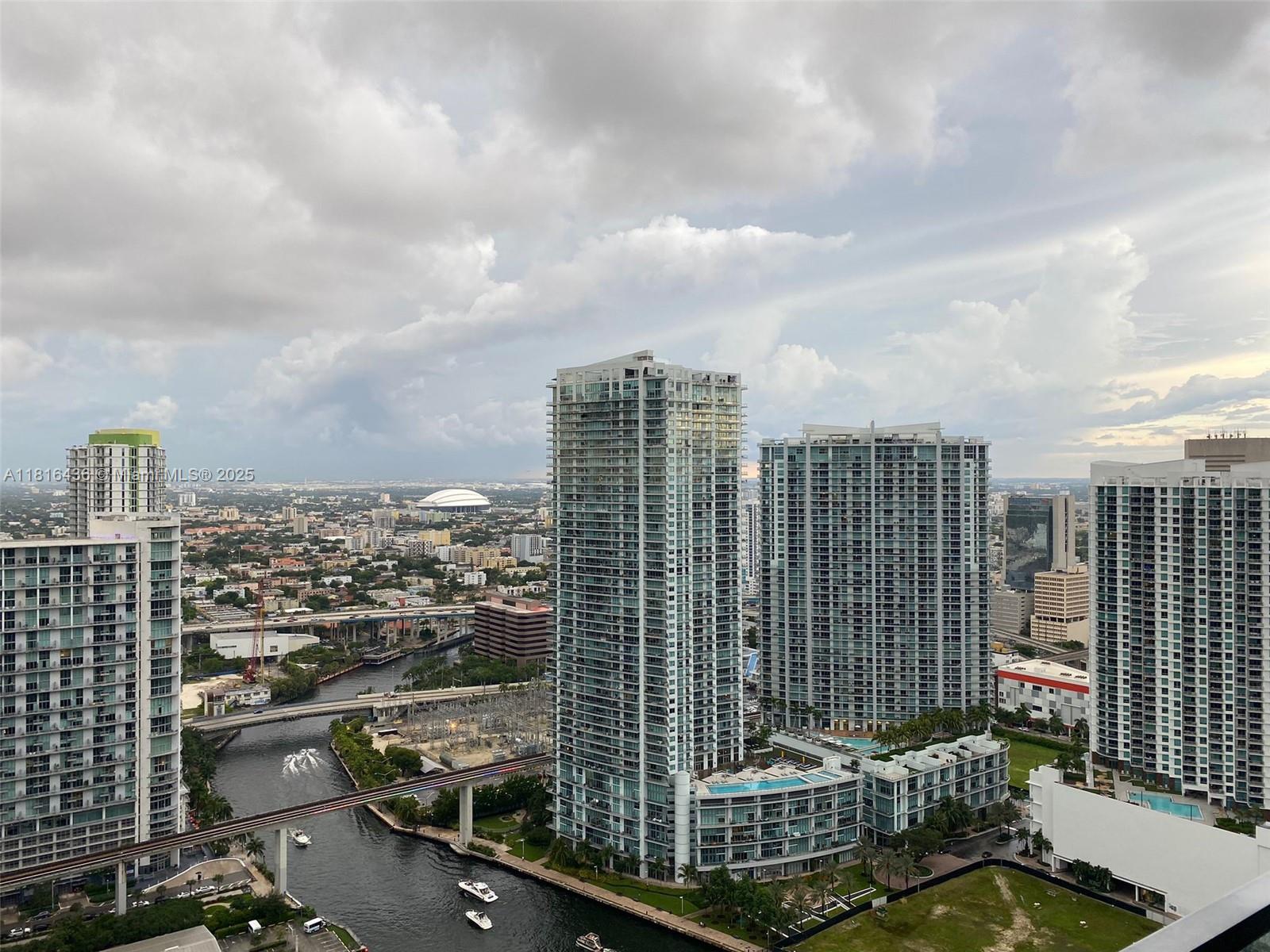 68 SE 6th St # 3404