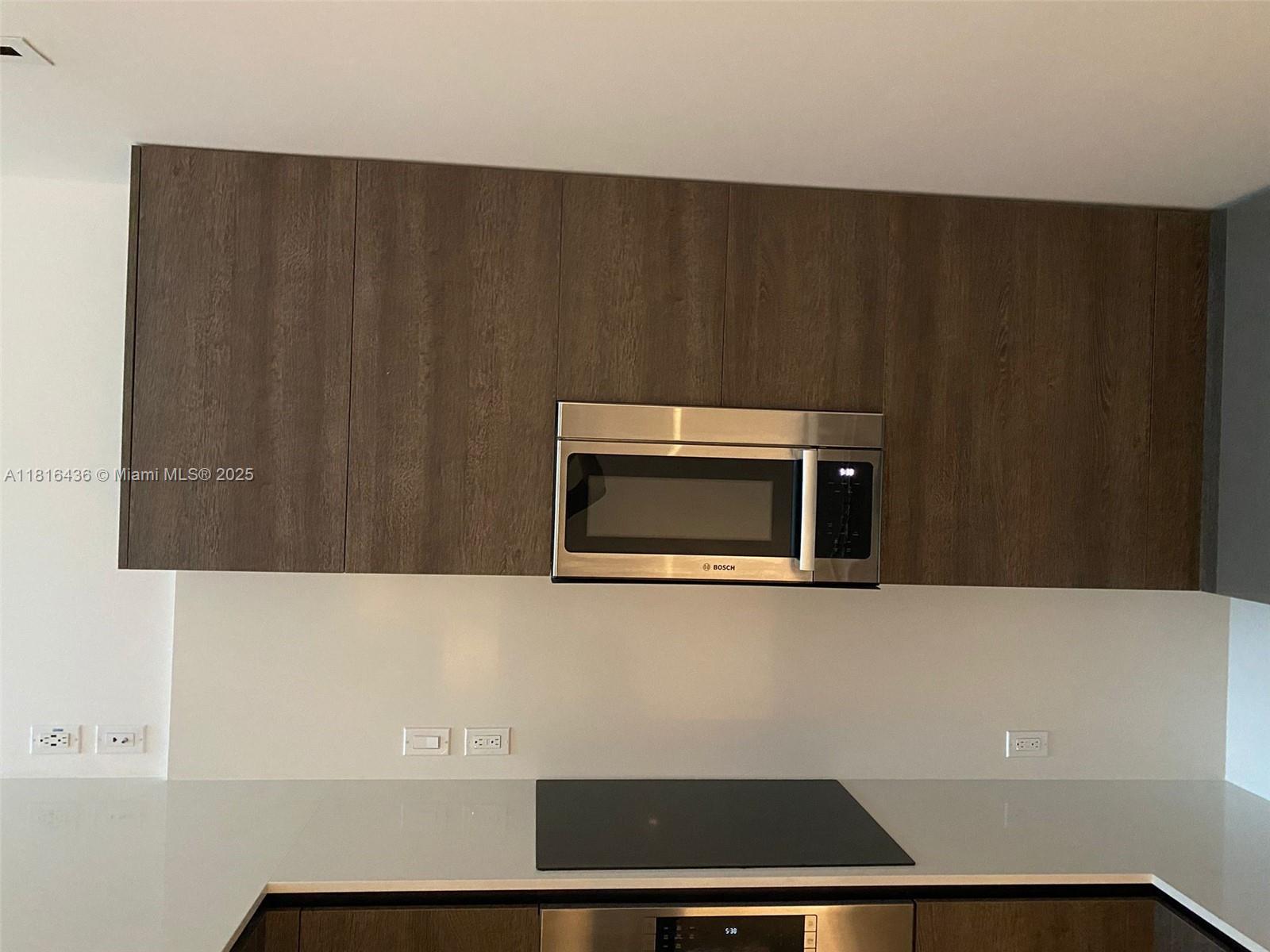 68 SE 6th St # 3404