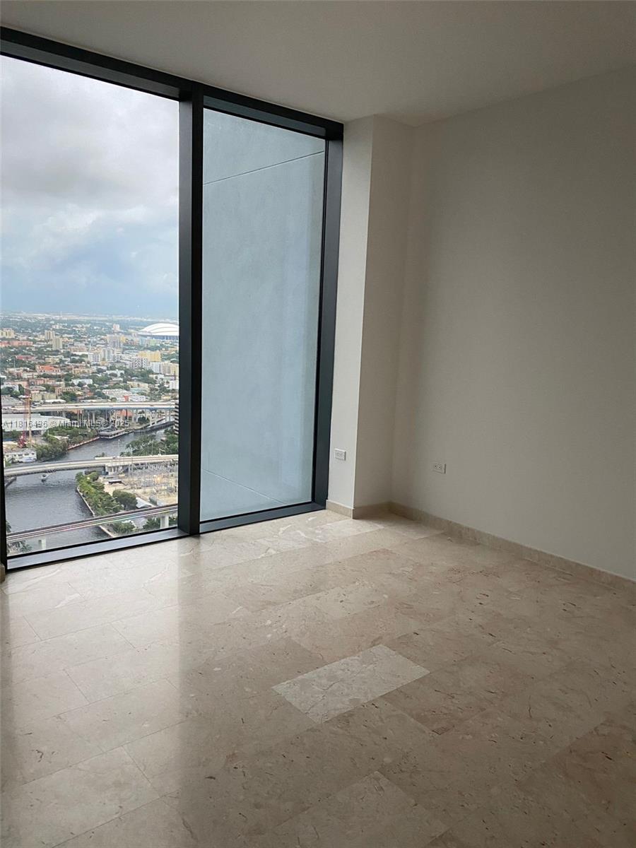 68 SE 6th St # 3404