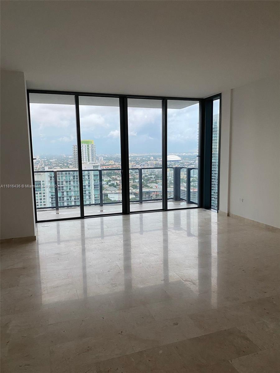 68 SE 6th St # 3404