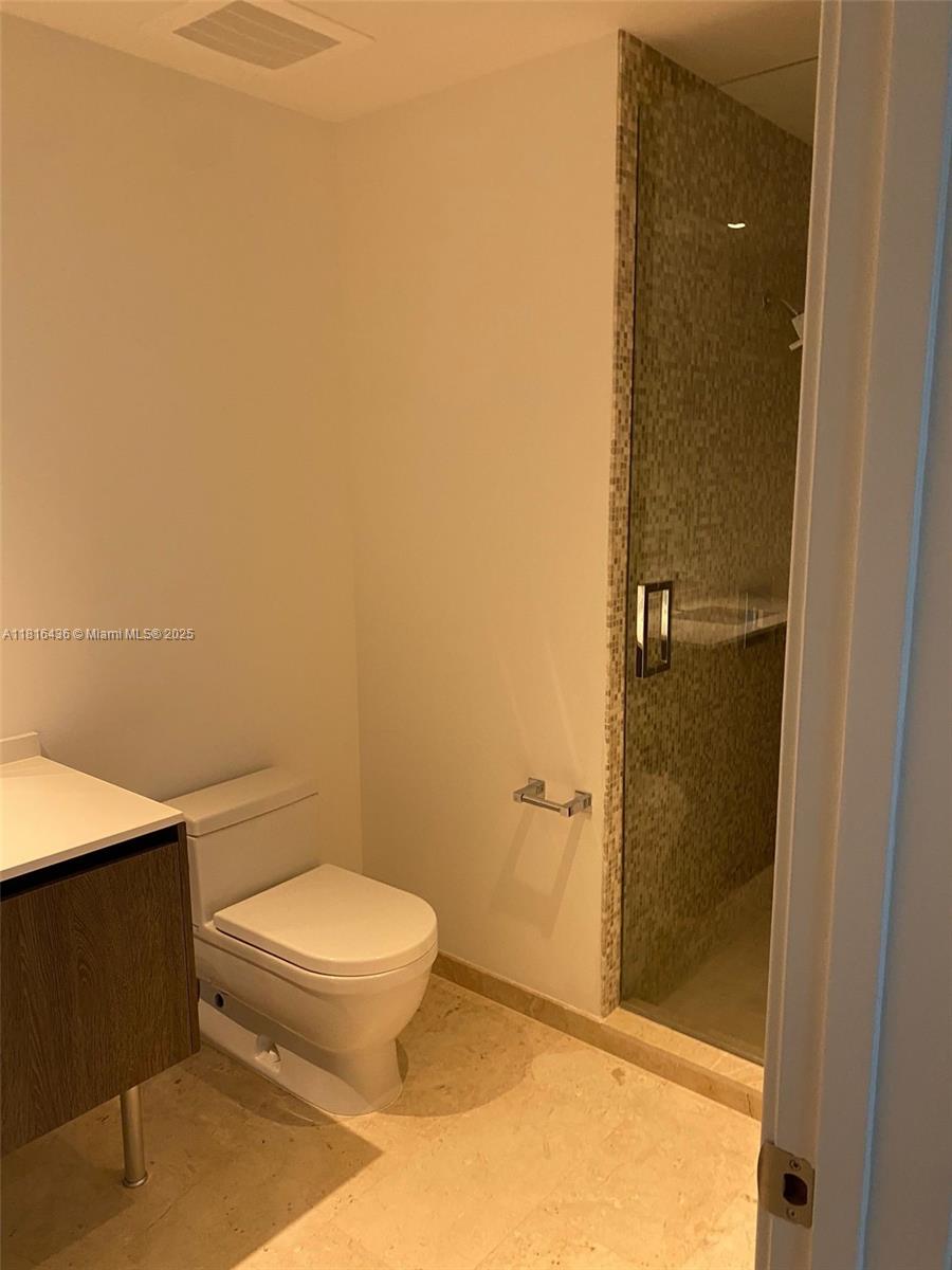 68 SE 6th St # 3404