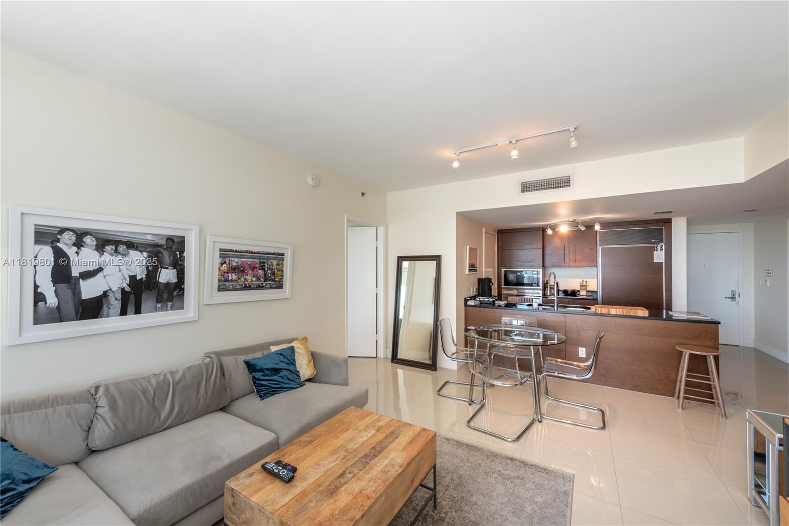 475 Brickell Ave # 4213