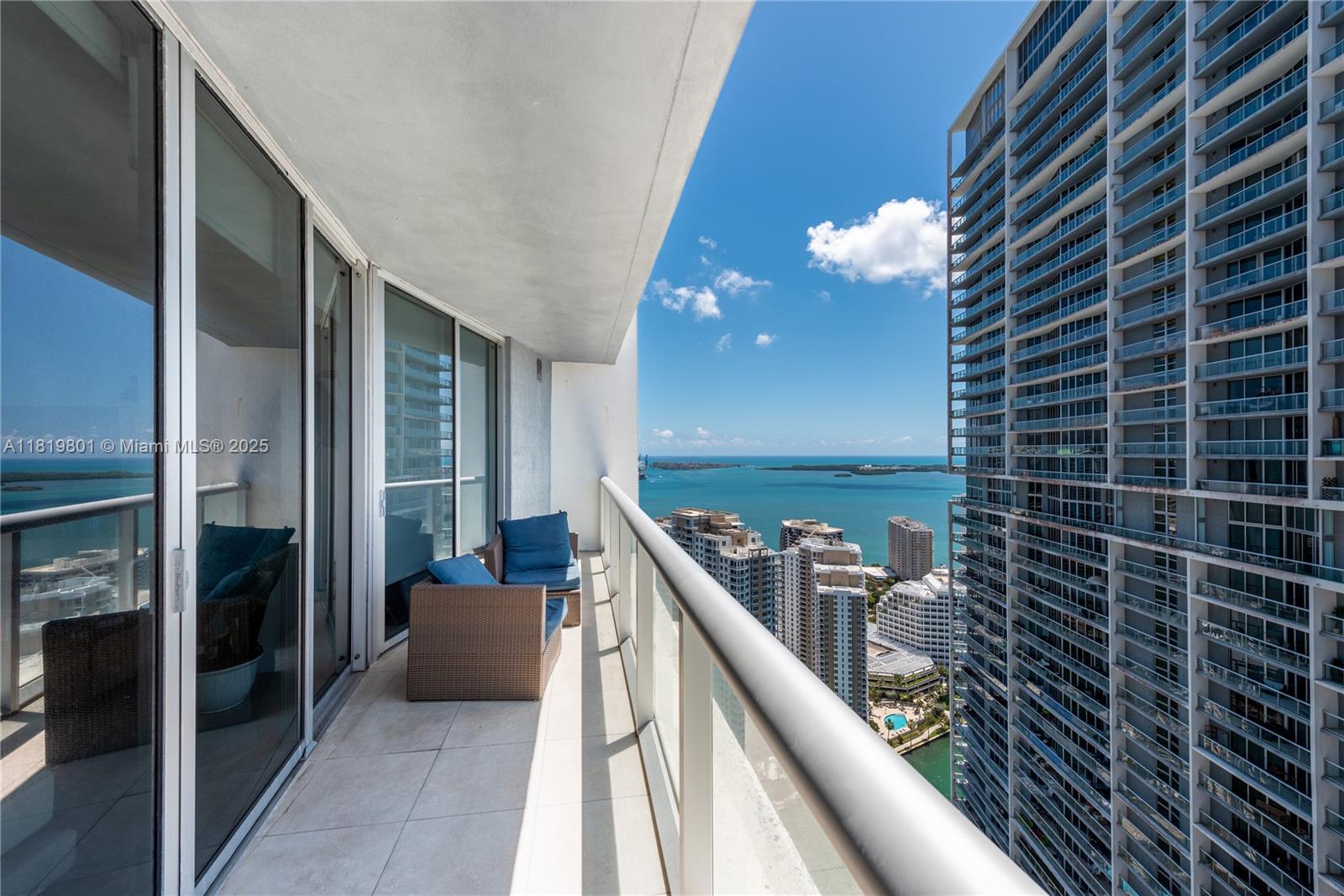 475 Brickell Ave # 4213