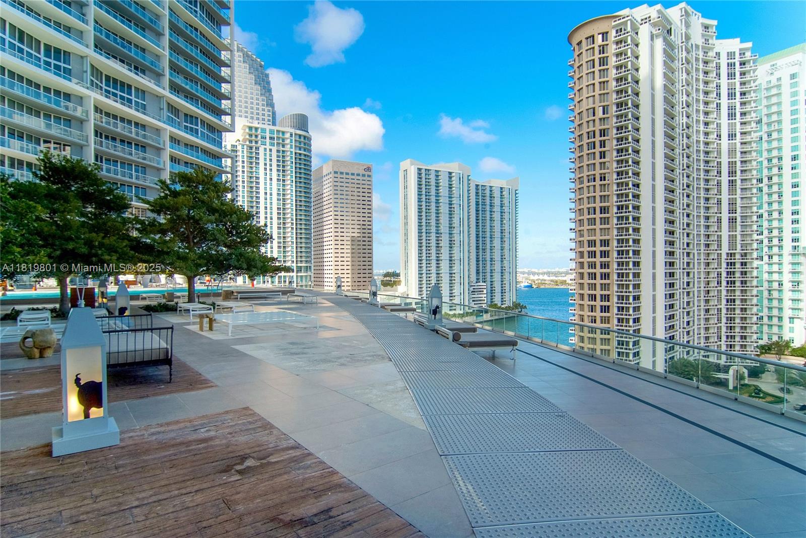475 Brickell Ave # 4213