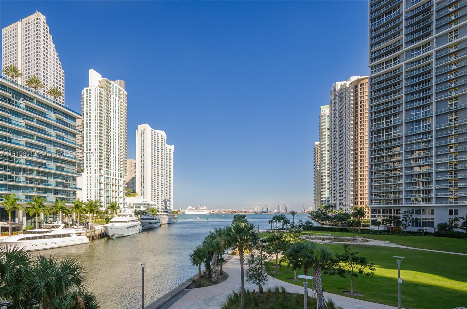 475 Brickell Ave # 4213