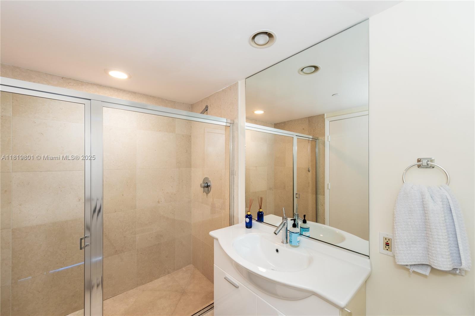 475 Brickell Ave # 4213