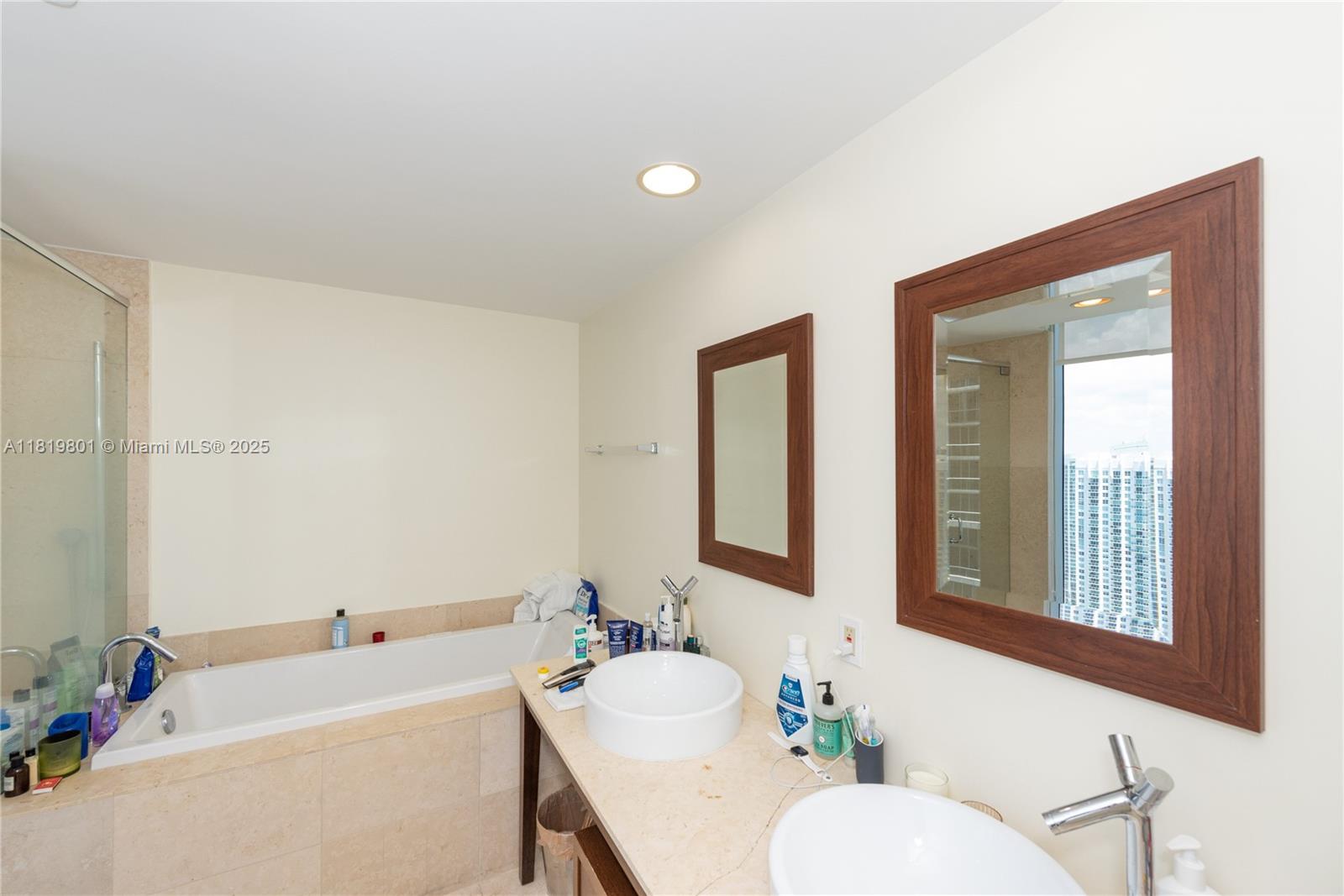 475 Brickell Ave # 4213