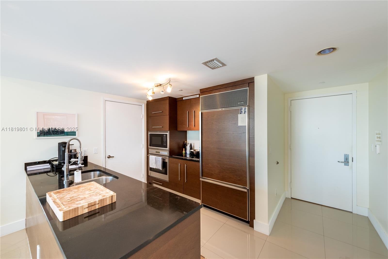 475 Brickell Ave # 4213