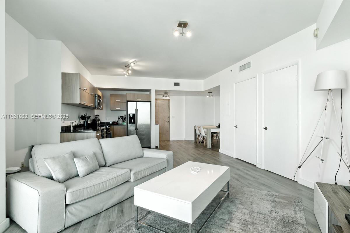 350 S Miami Avenue Unit: 3207