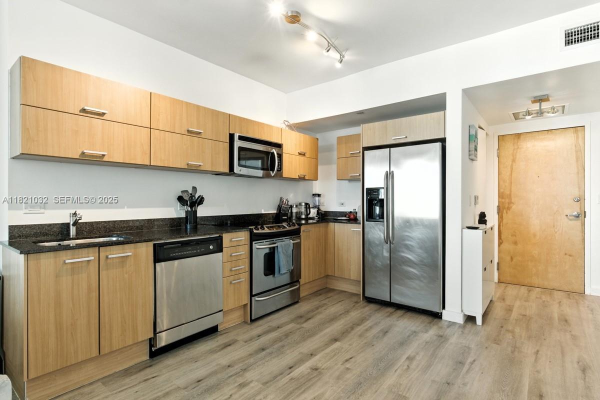 350 S Miami Avenue Unit: 3207