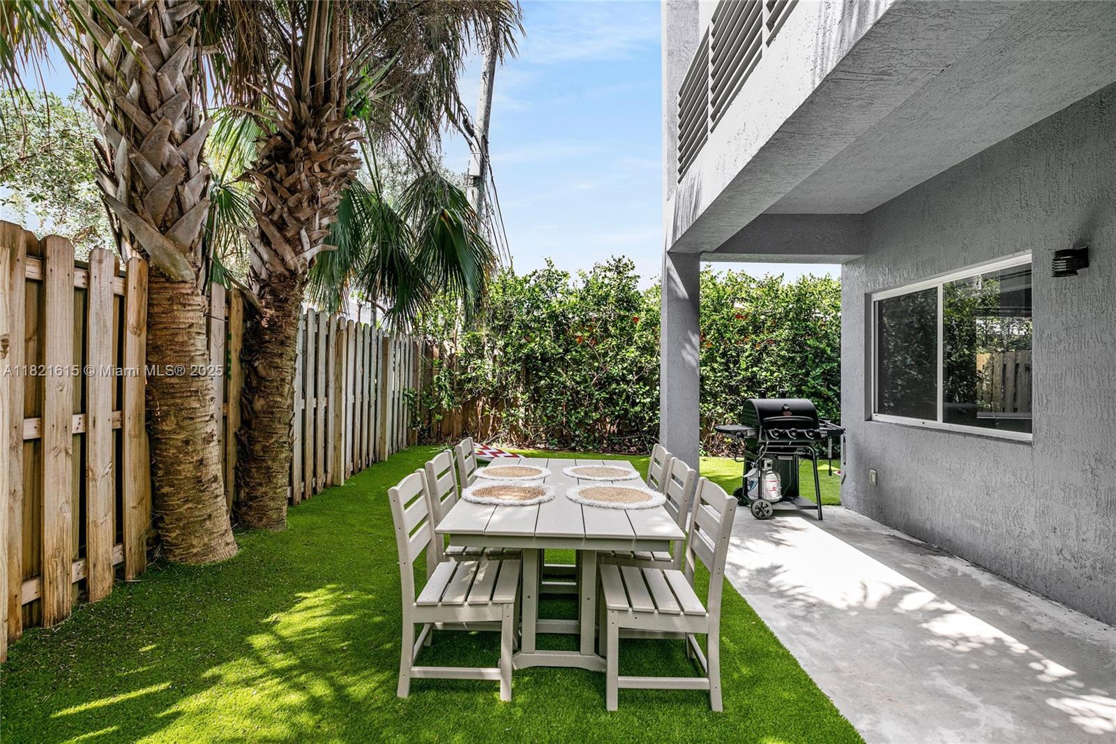 1123 NE 23rd Ter # 1123