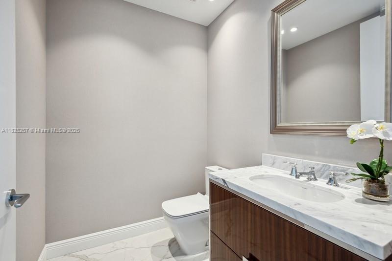 15701 Collins Ave # 2902