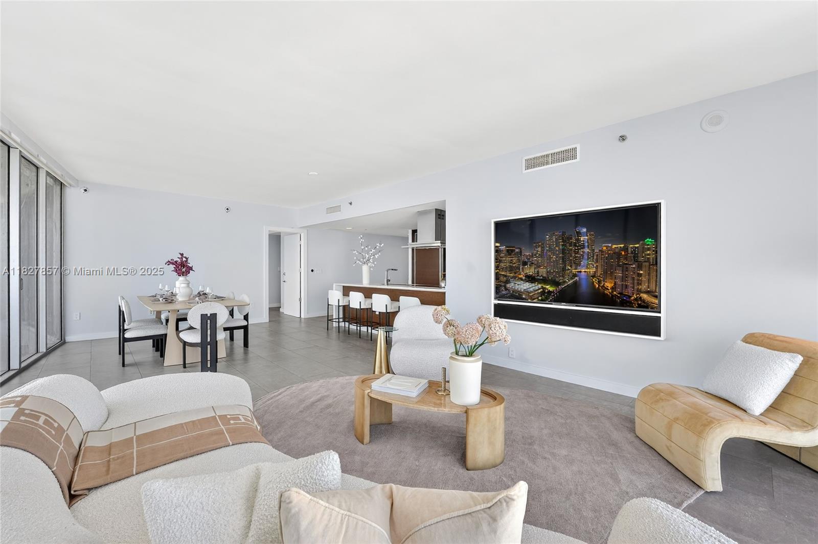 495 Brickell Ave # 3901