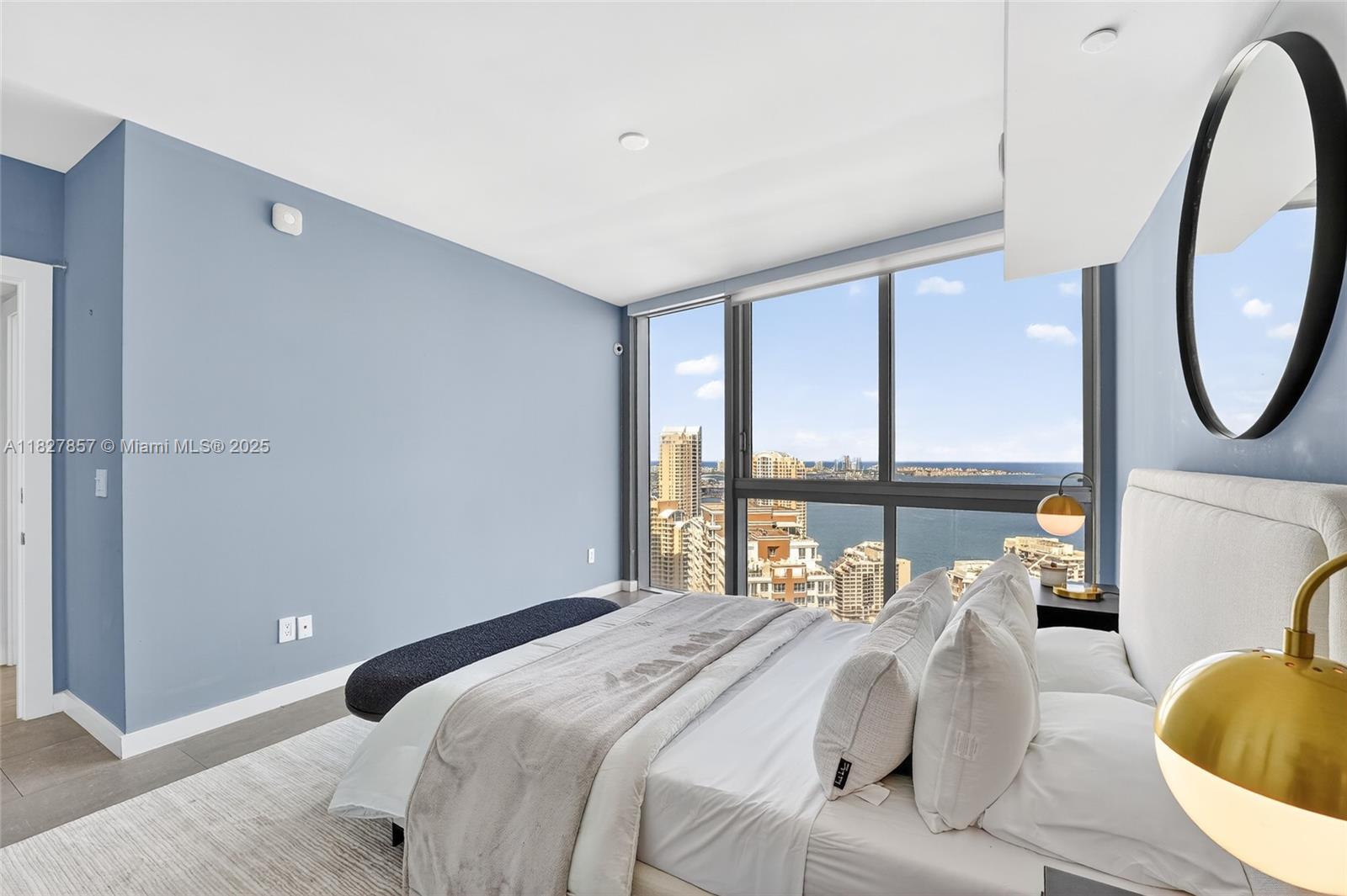 495 Brickell Ave # 3901