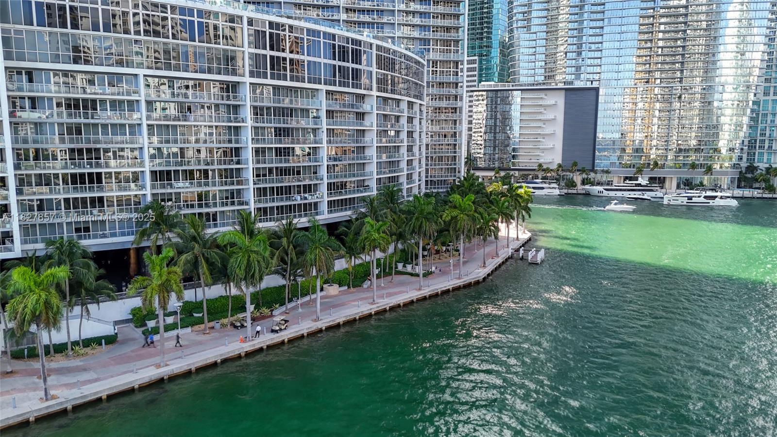 495 Brickell Ave # 3901