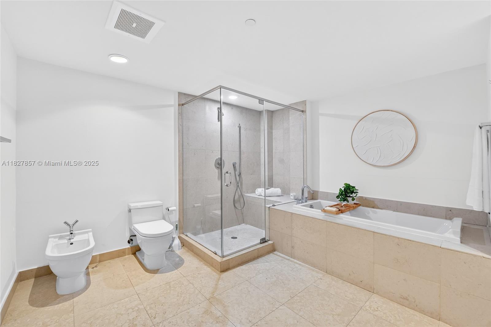 495 Brickell Ave # 3901