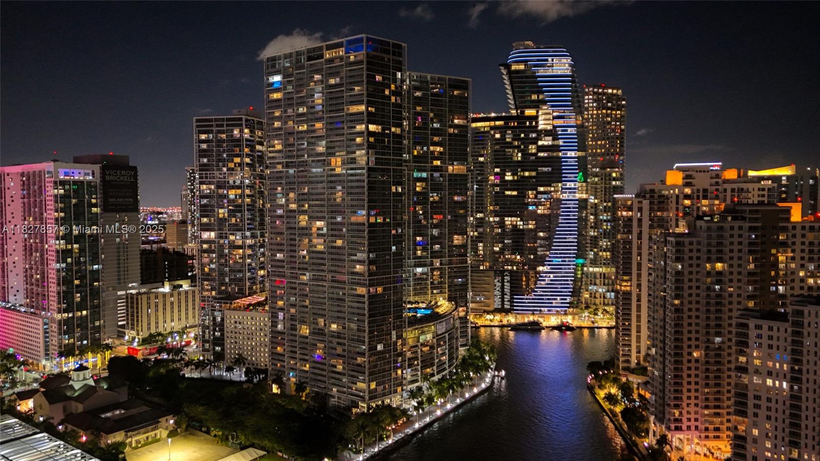 495 Brickell Ave # 3901