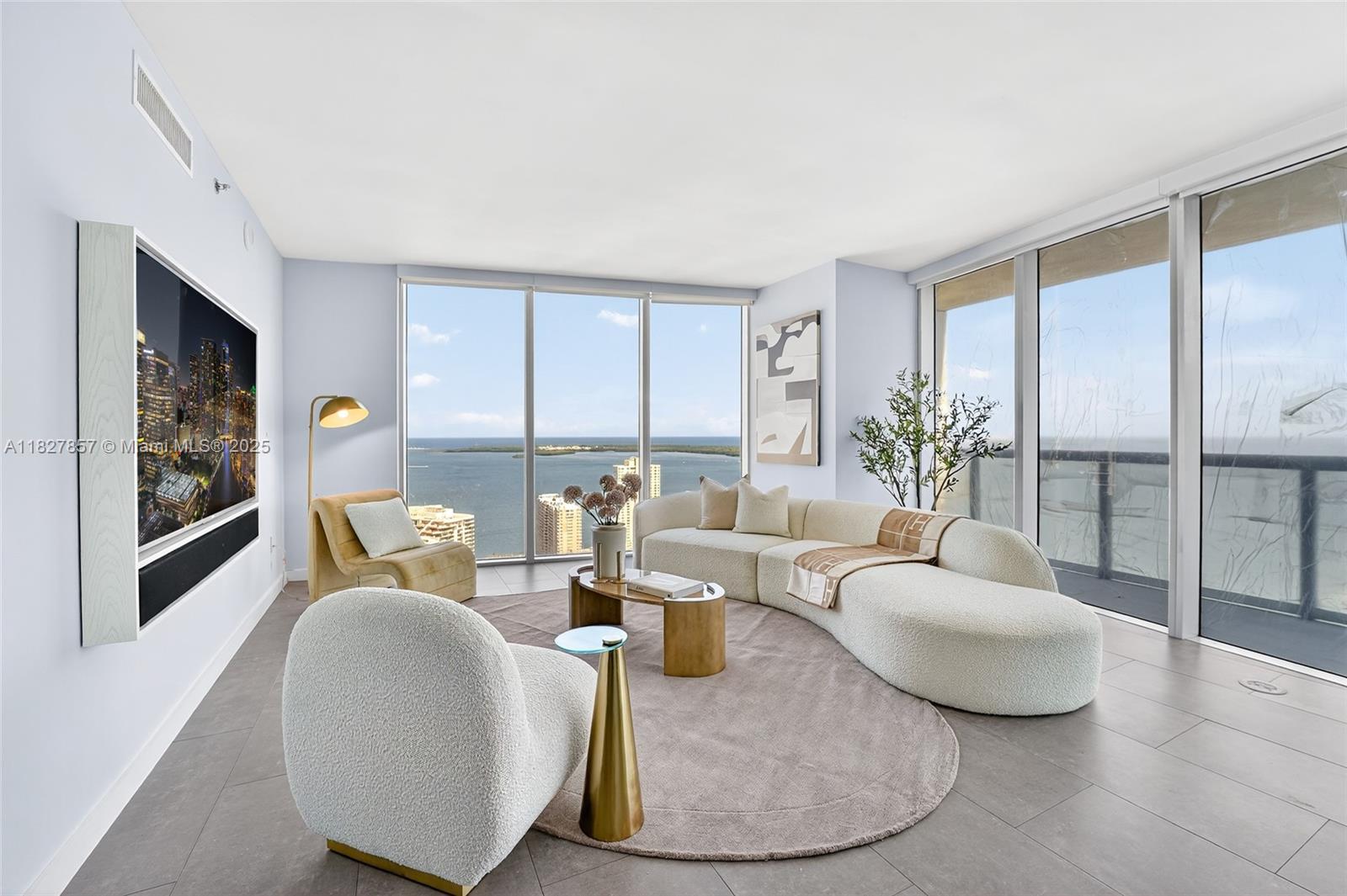 495 Brickell Ave # 3901