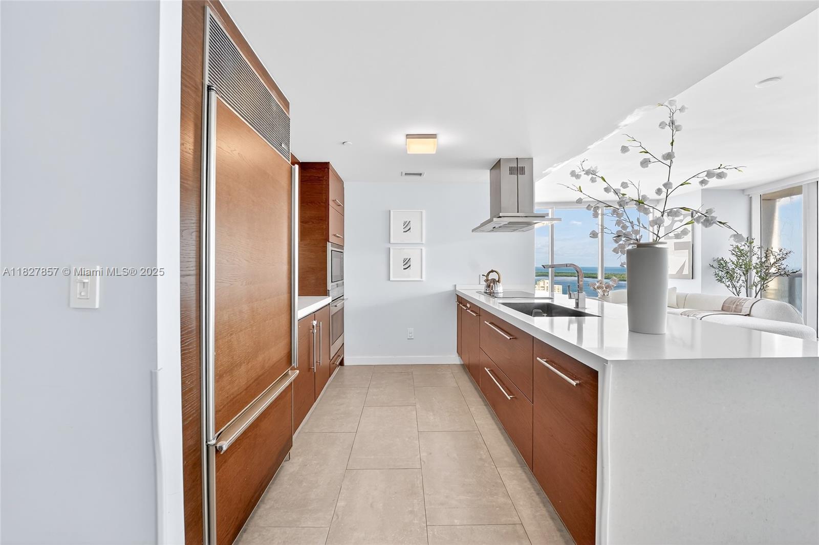 495 Brickell Ave # 3901
