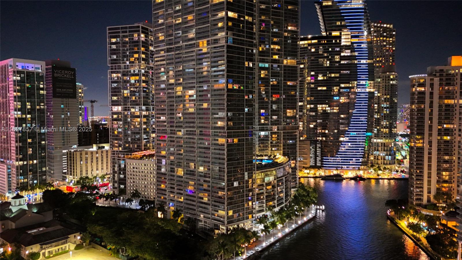 495 Brickell Ave # 3901